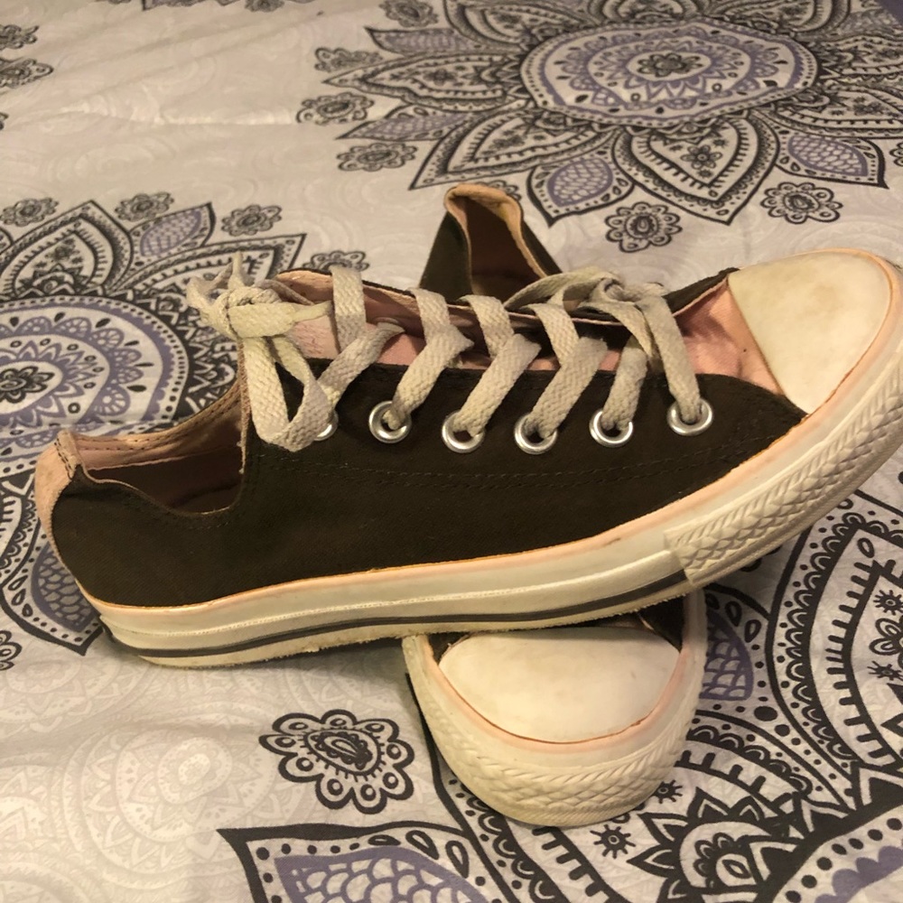 brown and pink converse